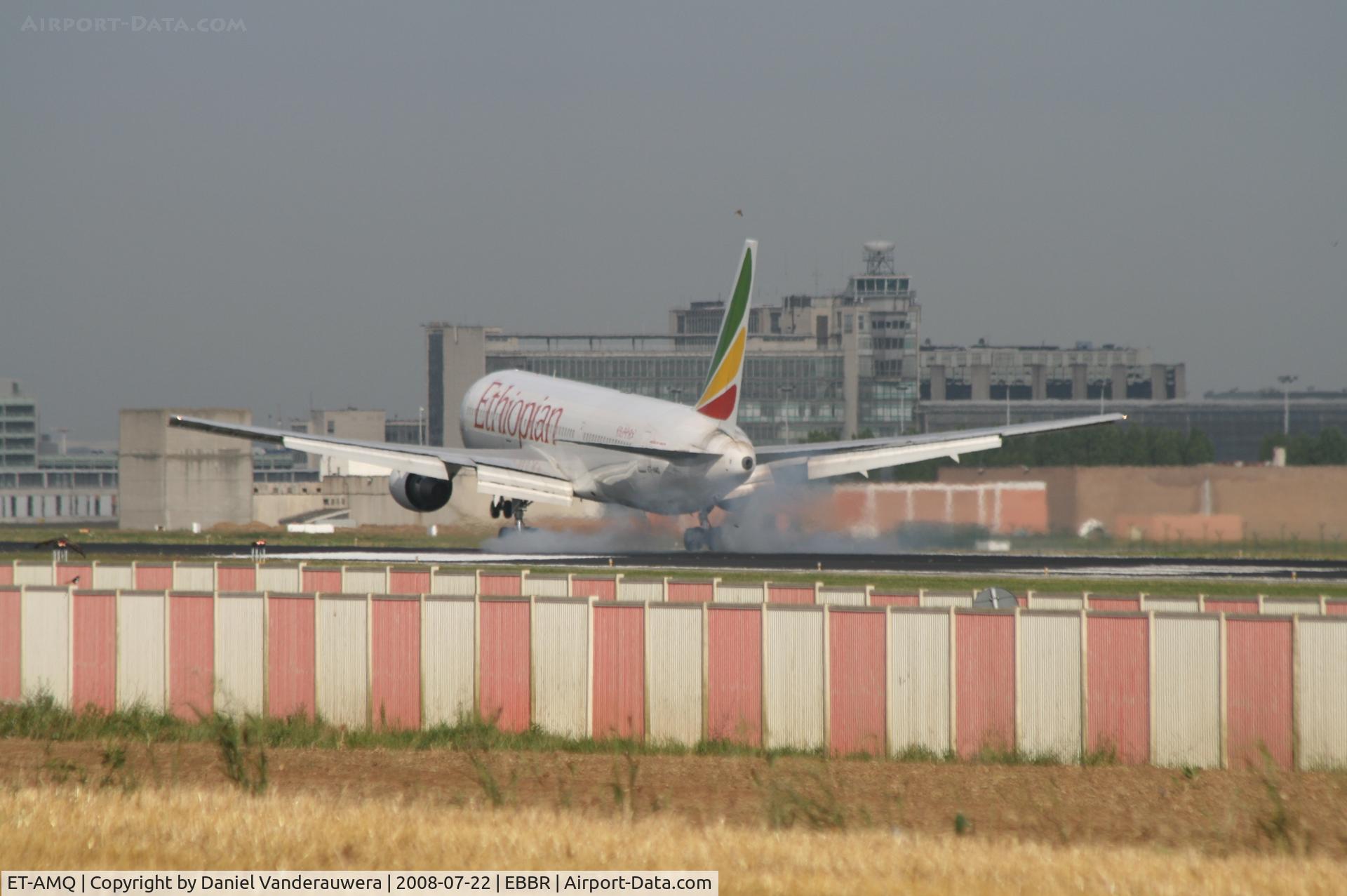 ET-AMQ, 1995 Boeing 767-33A/ER C/N 27909, Landing on RWY 25L