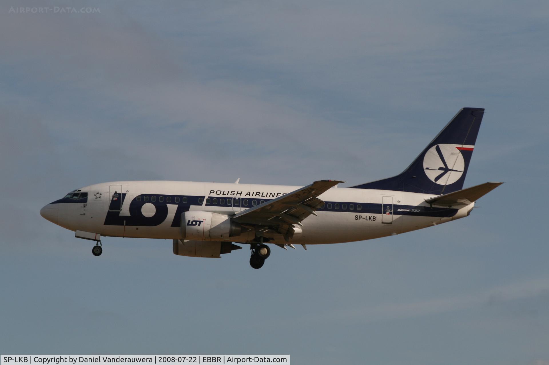 SP-LKB, 1992 Boeing 737-55D C/N 27417, Arrival of flight LO235 to RWY 25L