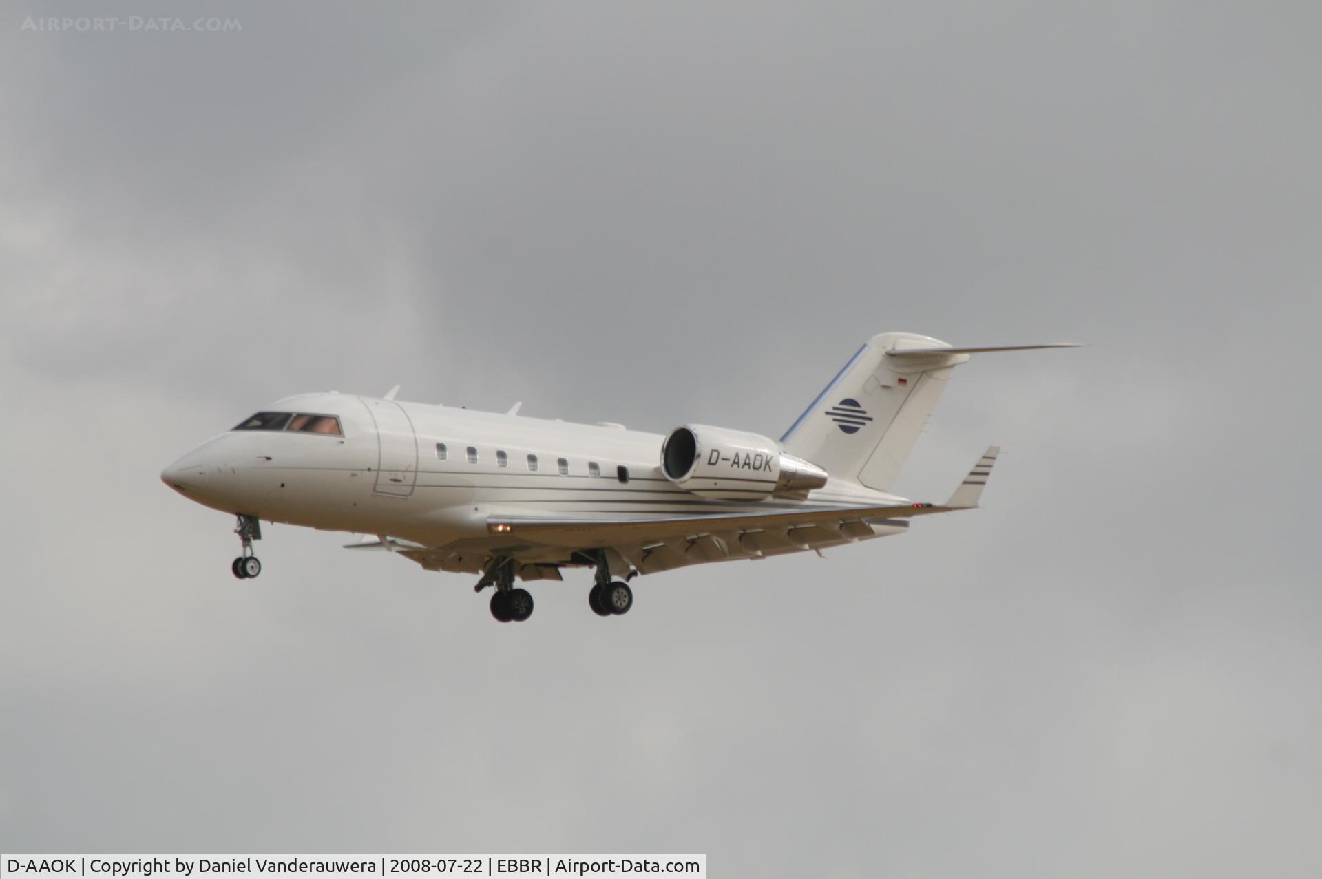 D-AAOK, 2004 Bombardier Challenger 604 (CL-600-2B16) C/N 5585, Arrival to RWY 25L