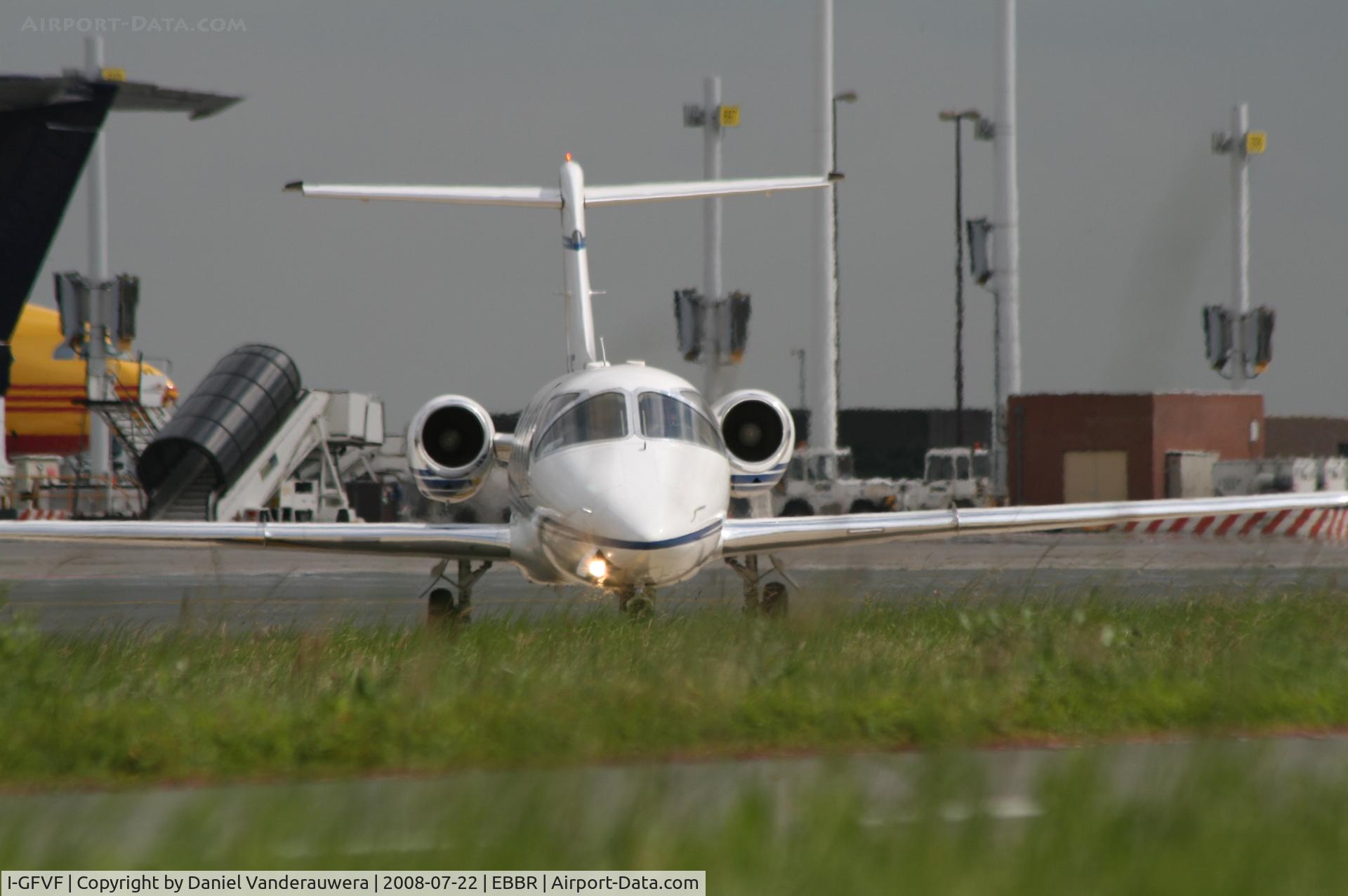 I-GFVF, 2006 Raytheon Hawker 400XP C/N RK-499, Arrival to G.A. apron