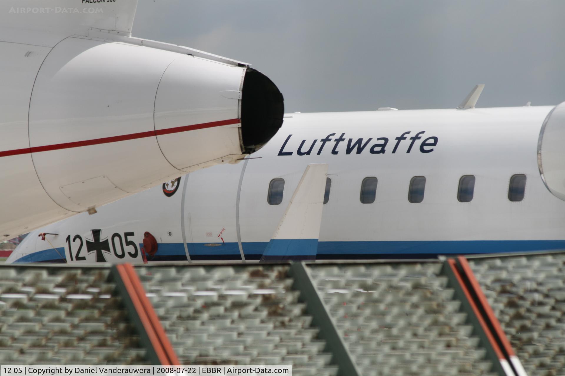 12 05, 1986 Canadair Challenger 601 (CL-600-2A12) C/N 3053, Parked on G.A. apron