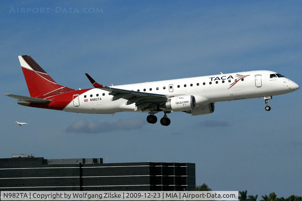 N982TA, Embraer ERJ-190-100 IGW 190AR C/N 19000259, visitor