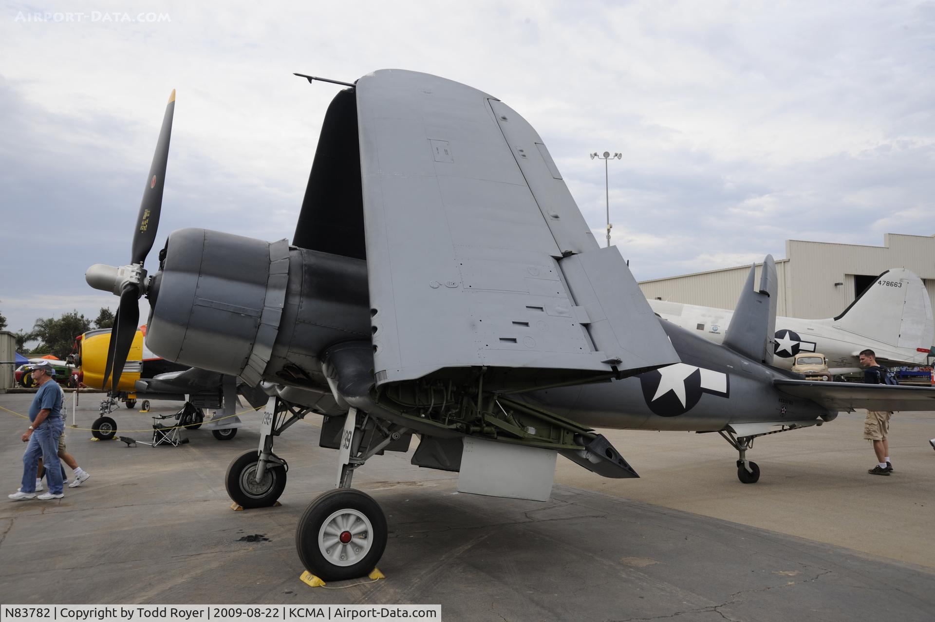 N83782, 1942 Vought F4U-1 Corsair C/N 3884 (Bu 17799), CAMARILLO AIR SHOW 2009