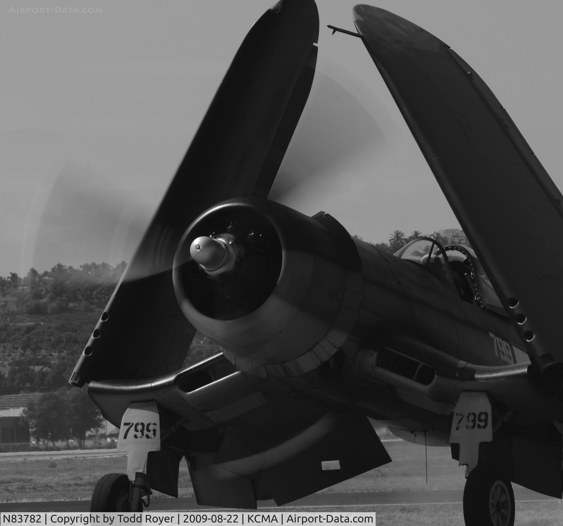 N83782, 1942 Vought F4U-1 Corsair C/N 3884 (Bu 17799), CAMARILLO AIR SHOW 2009