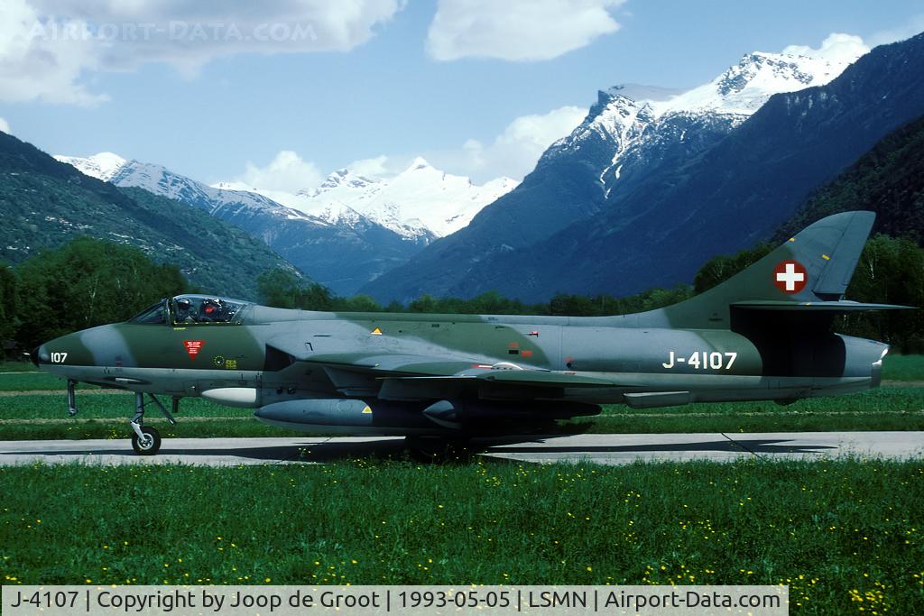 J-4107, Hawker Hunter F.58A C/N S4/U/3339, I consider Raron the most beautifull positioned airfield in Switzerland. The backdrop is magnificent. Unfortunately the base was closed after this exercise.