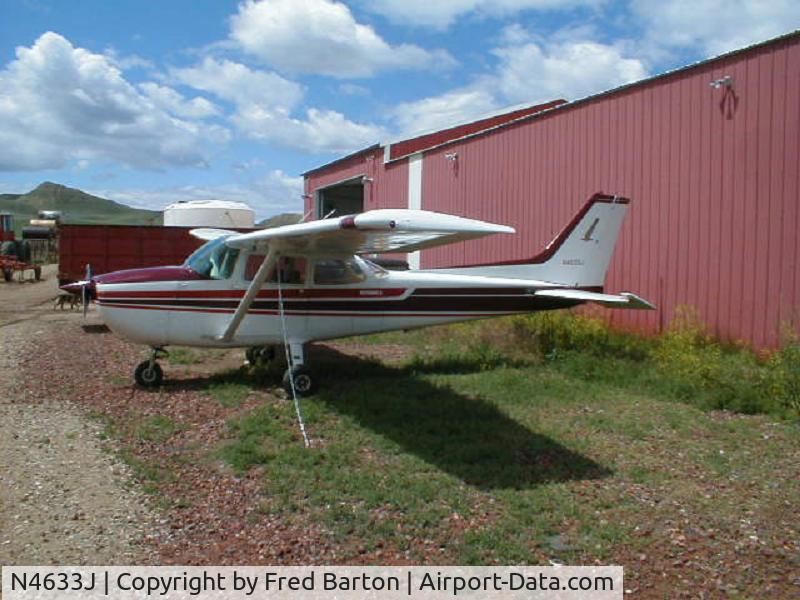 N4633J, 1979 Cessna 172N C/N 17273656, 4633J on the ranch