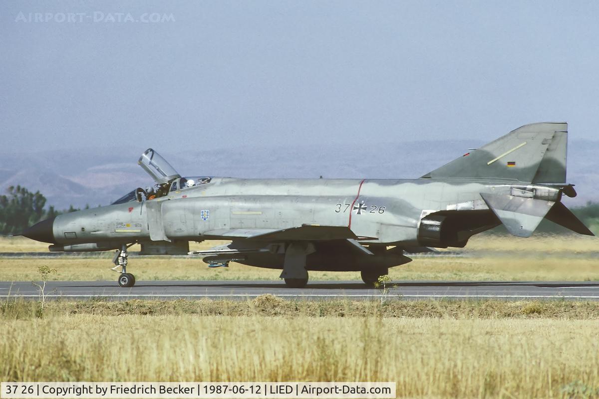 37 26, 1972 McDonnell Douglas F-4F Phantom II C/N 4413, taxying to the active