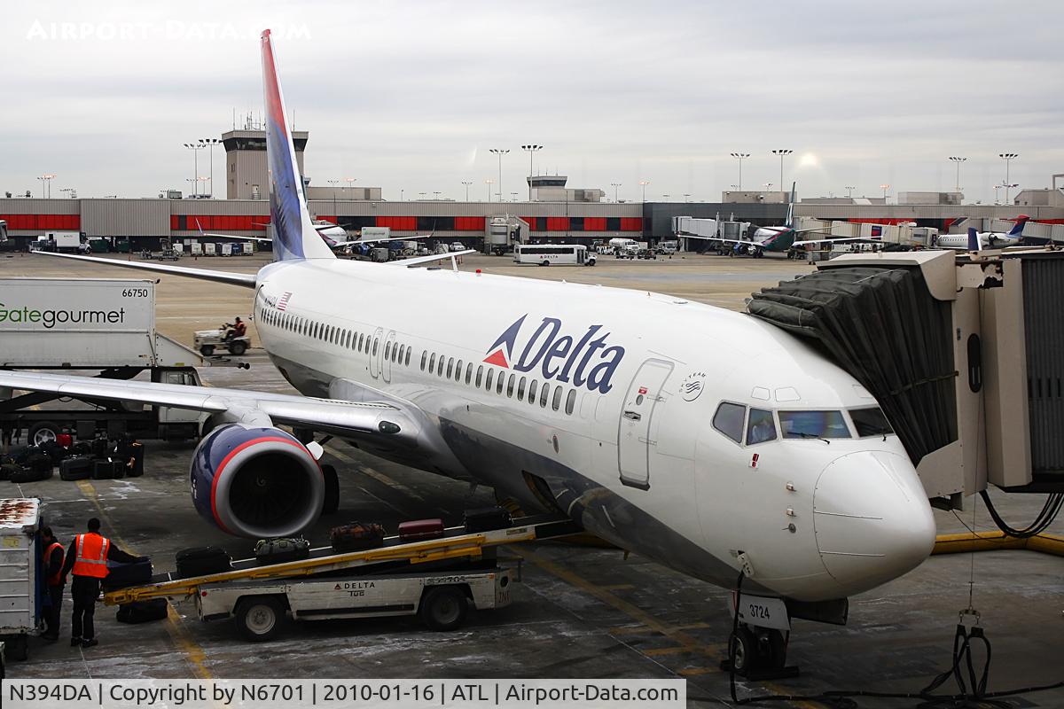 N394DA, 2000 Boeing 737-832 C/N 30562, Delta