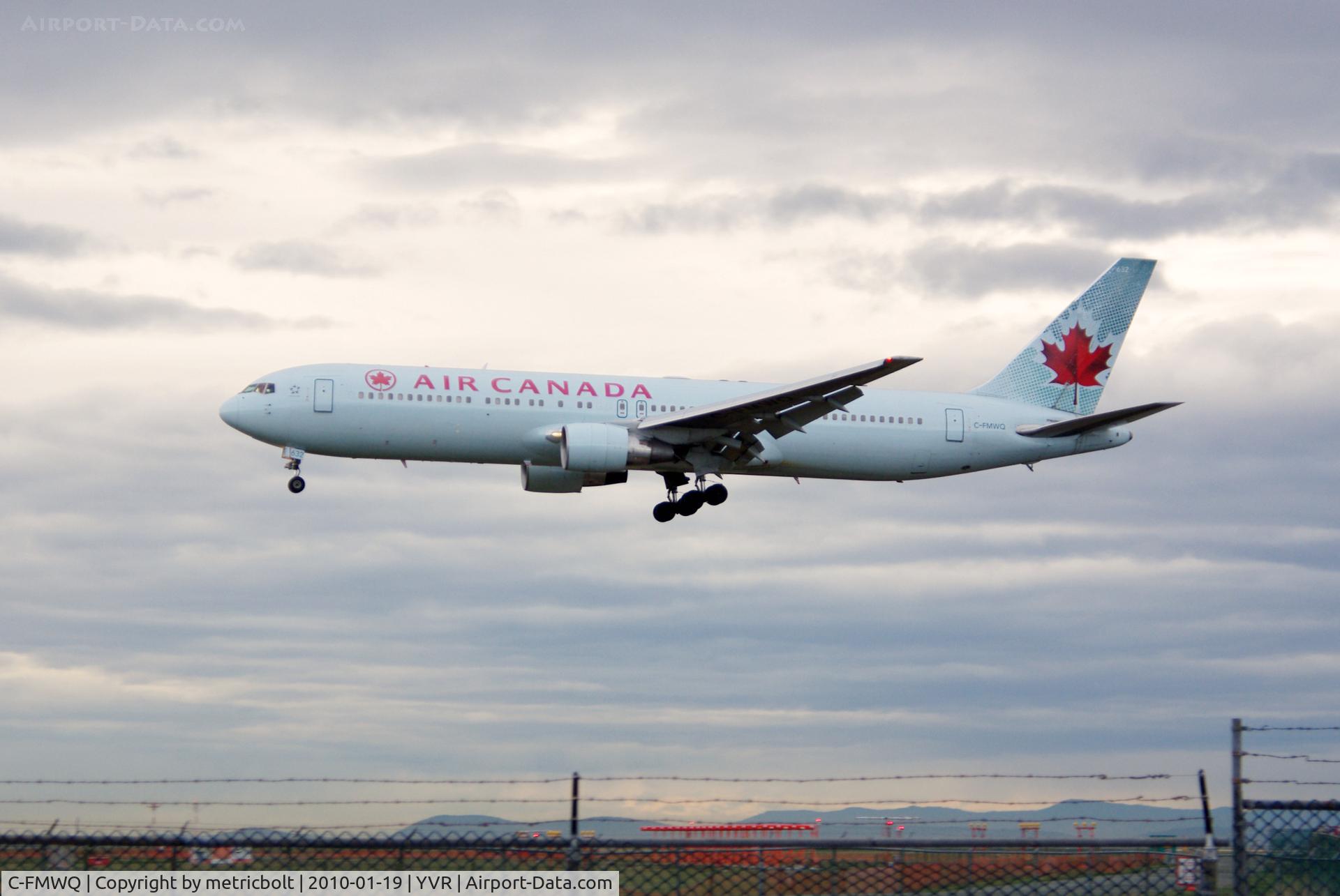 C-FMWQ, 1995 Boeing 767-333 C/N 25584, Landing at YVR