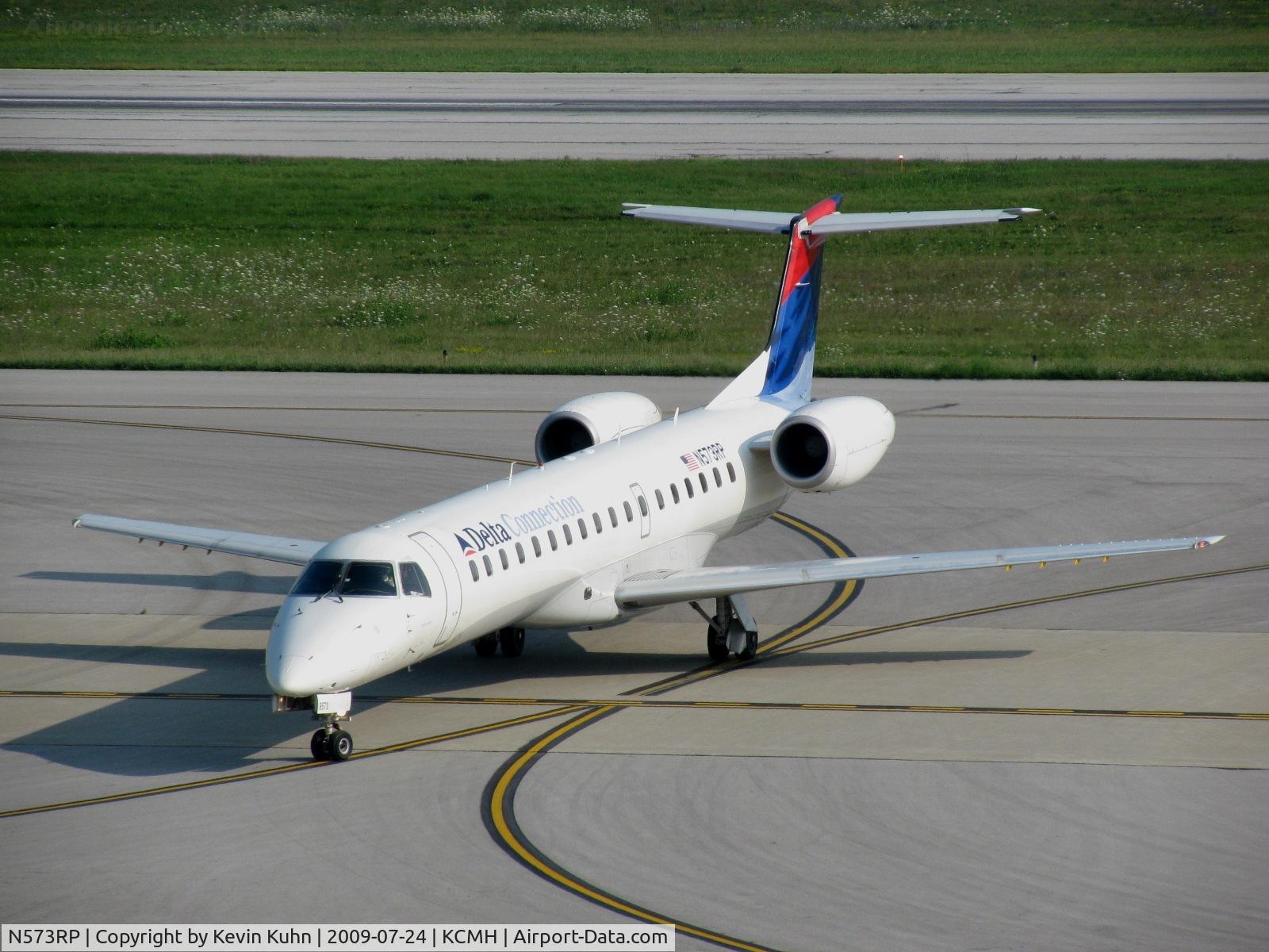 N573RP, 2004 Embraer ERJ-145LR (EMB-145LR) C/N 14500837, Taxiing up to the gate