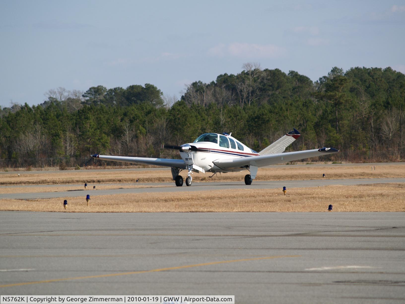 N5762K, 1964 Beech S35 Bonanza C/N D-7550, Taxi to maint. hanger