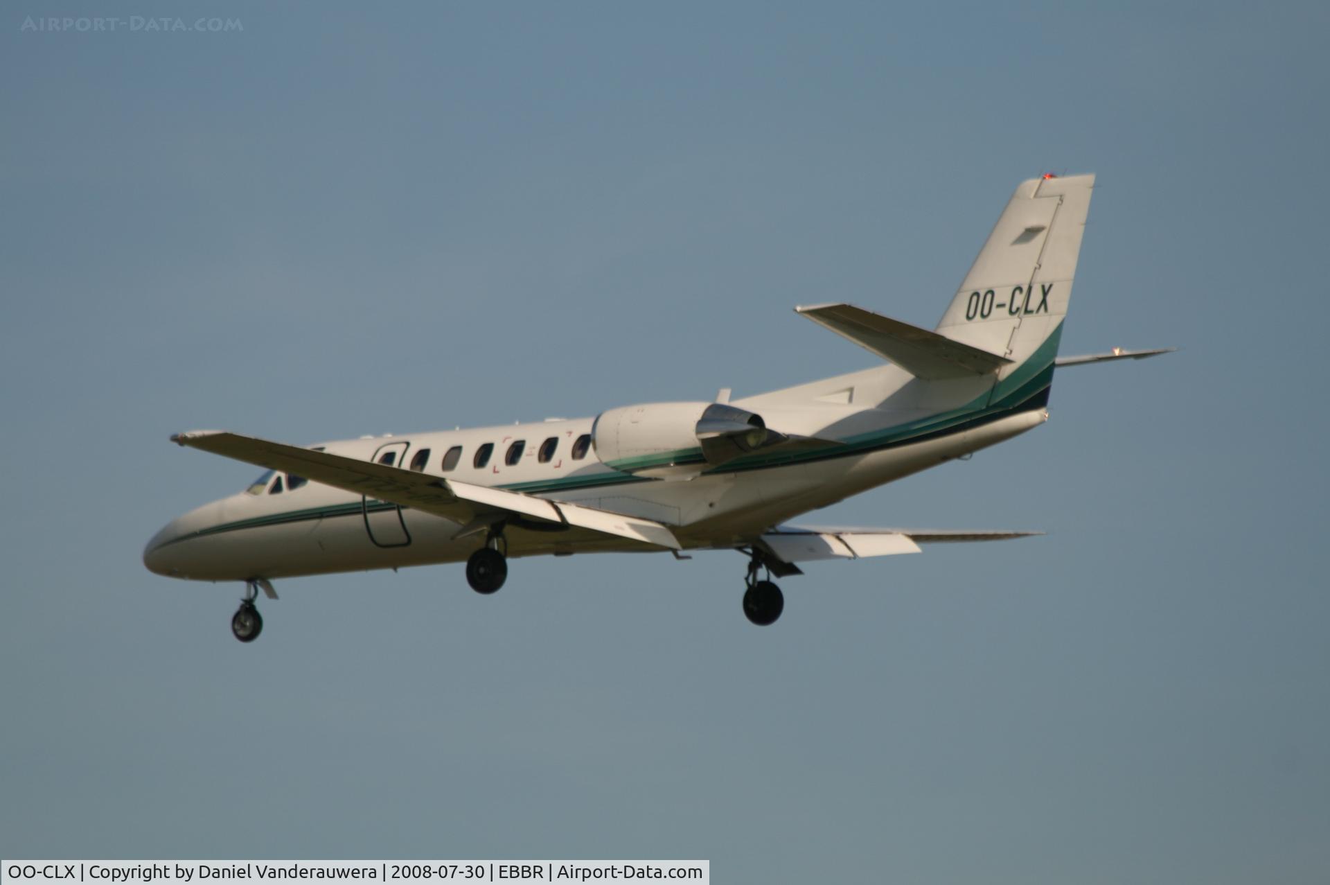 OO-CLX, 1999 Cessna 560 Citation Ultra C/N 560-0537, Descending to RWY 25L