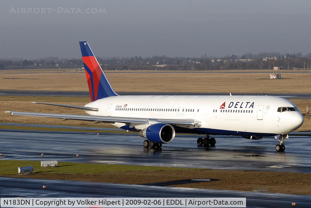 N183DN, 1993 Boeing 767-332 C/N 27110, at dus