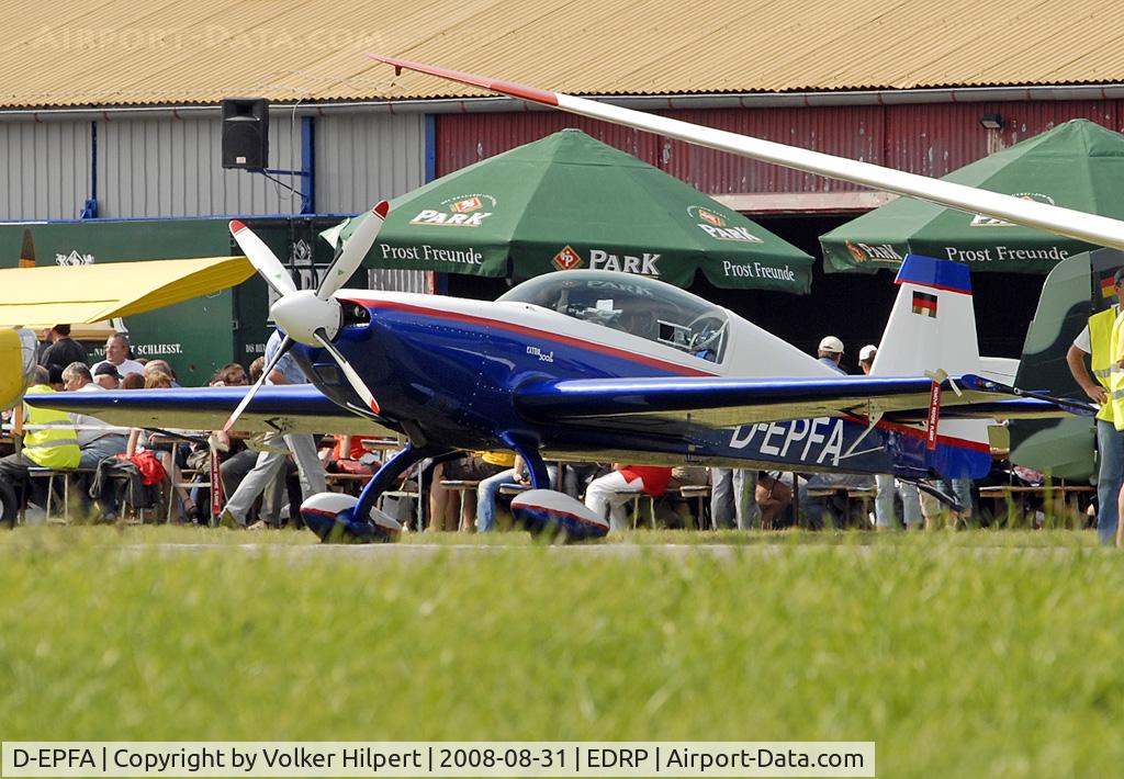 D-EPFA, 2004 Extra EA-300L C/N 1171, at pir open day