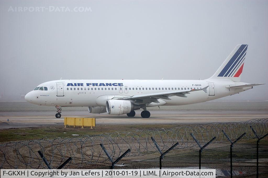 F-GKXH, 2002 Airbus A320-214 C/N 1924, Fog