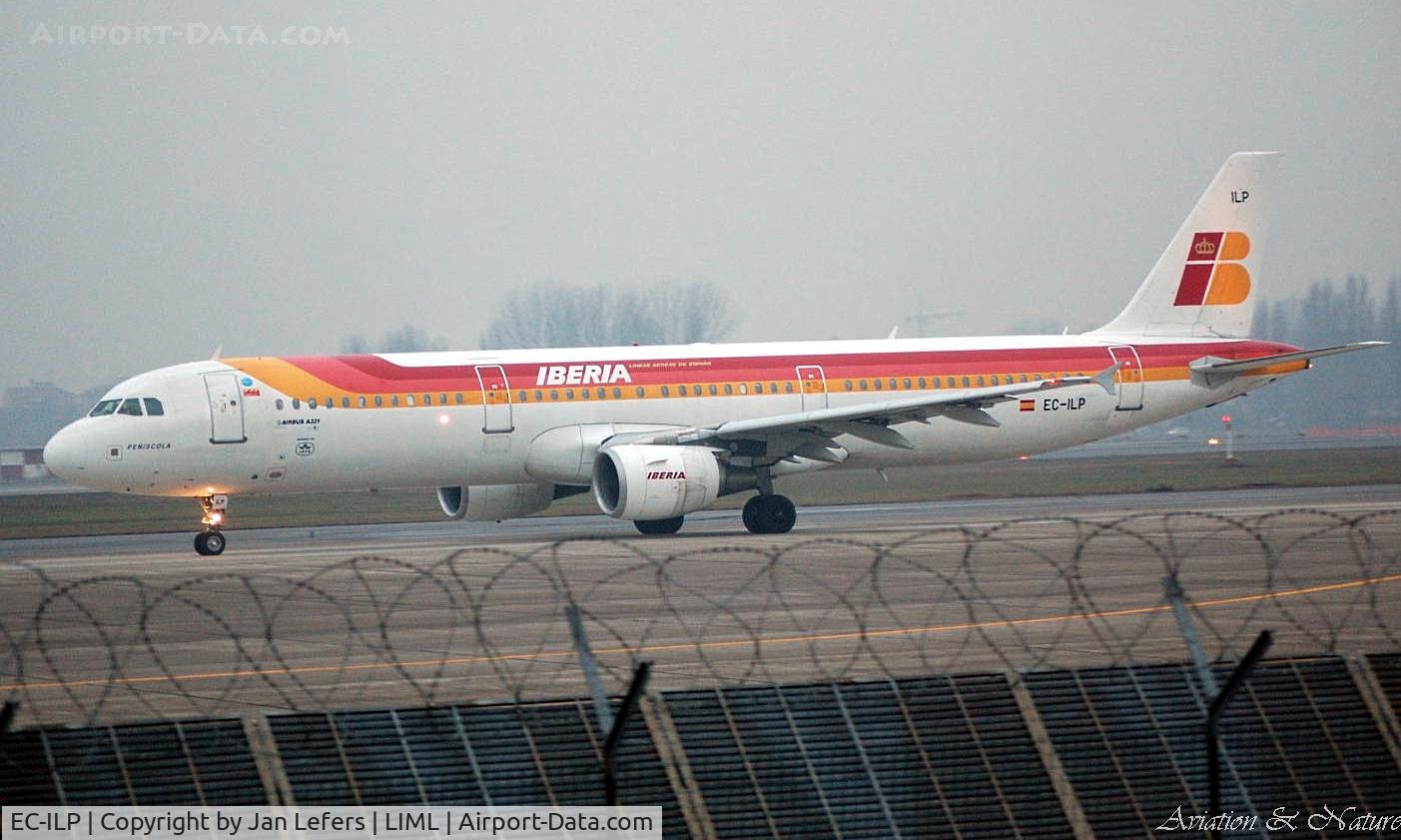 EC-ILP, 2002 Airbus A321-211 C/N 1716, Fog