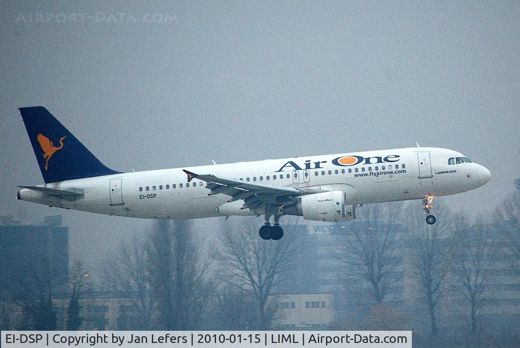 EI-DSP, 2008 Airbus A320-216 C/N 3482, Fog