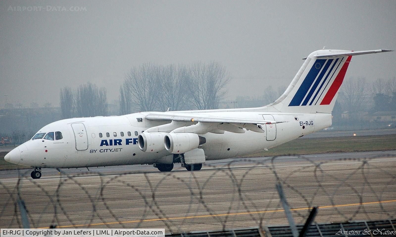 EI-RJG, 1999 British Aerospace Avro 146-RJ85A C/N E2344, Fog