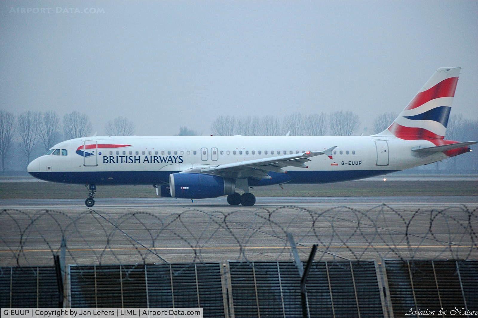 G-EUUP, 2003 Airbus A320-232 C/N 2038, Fog