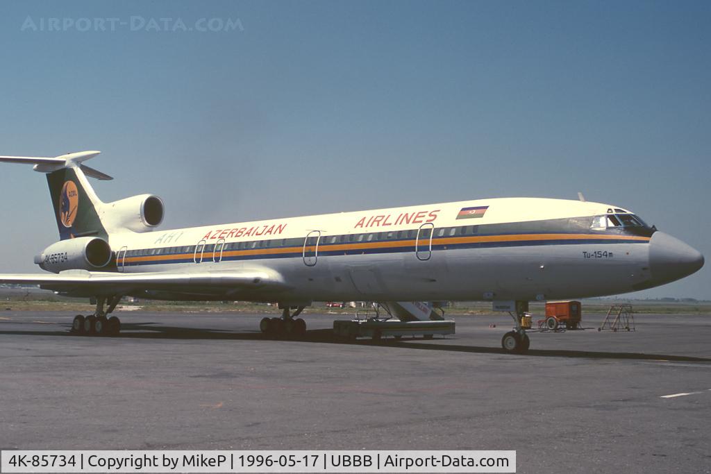 4K-85734, 1992 Tupolev Tu-154M C/N 92A916, Still active in late 2009.