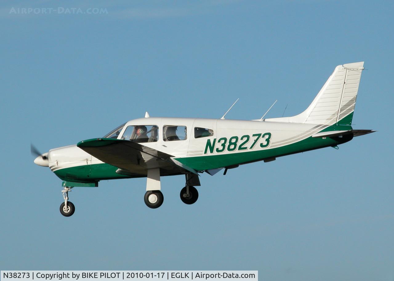 N38273, 1977 Piper PA-28R-201 Cherokee Arrow III C/N 28R-7737086, LOCAL A/C FINALS RWY 25