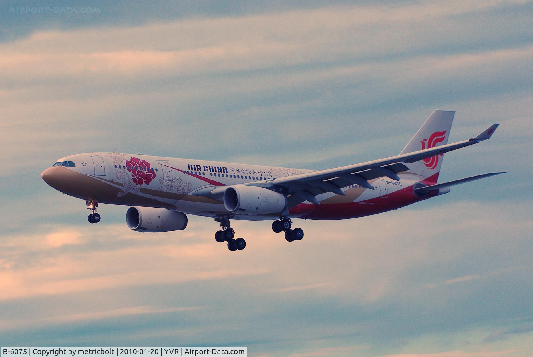 B-6075, 2006 Airbus A330-243 C/N 785, Landing at YVR