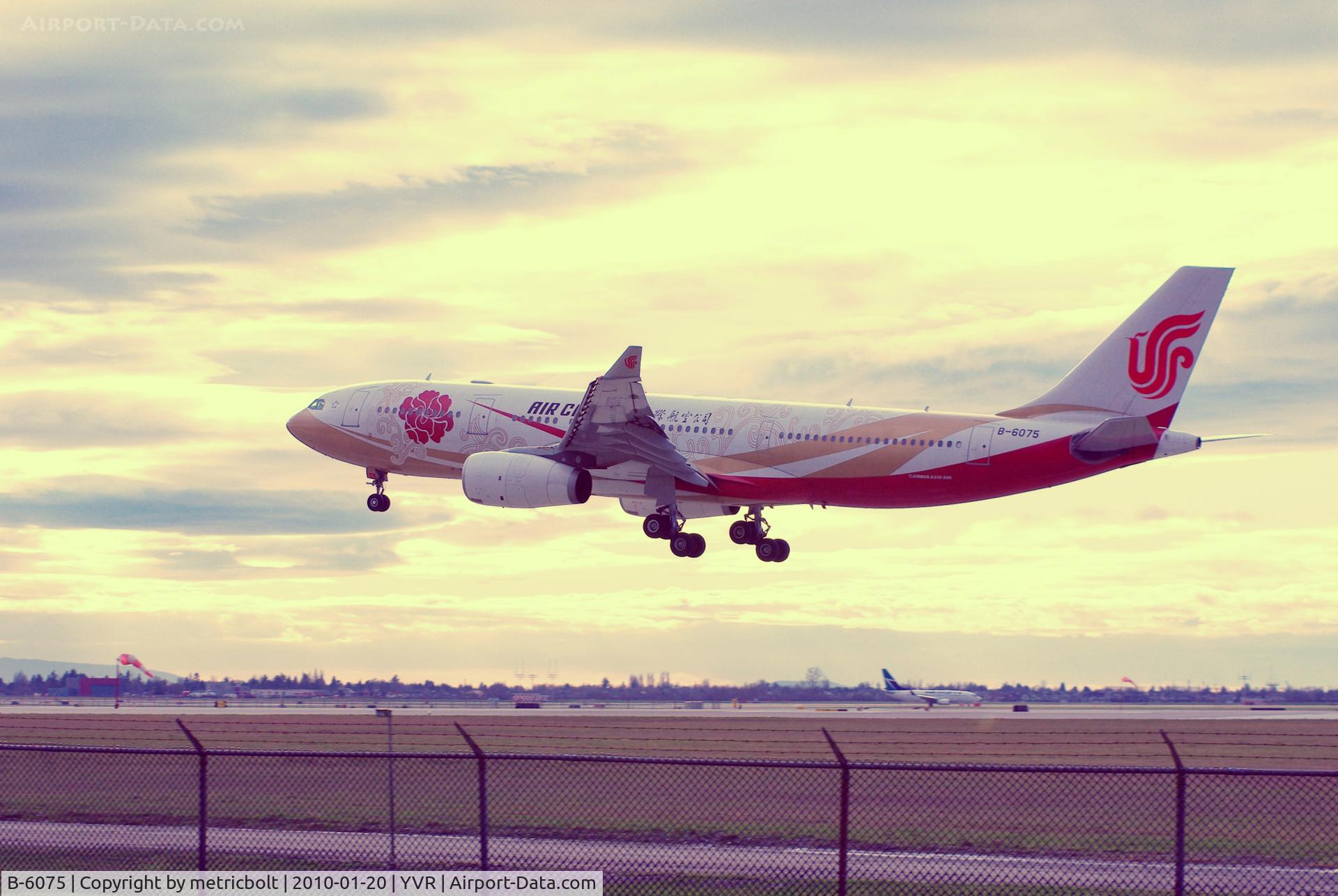 B-6075, 2006 Airbus A330-243 C/N 785, Landing at YVR