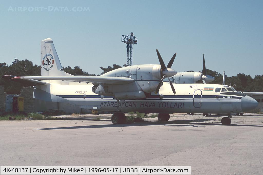 4K-48137, Antonov An-32B C/N 3105, Still extant (but derelict) at Baku in late 2009.