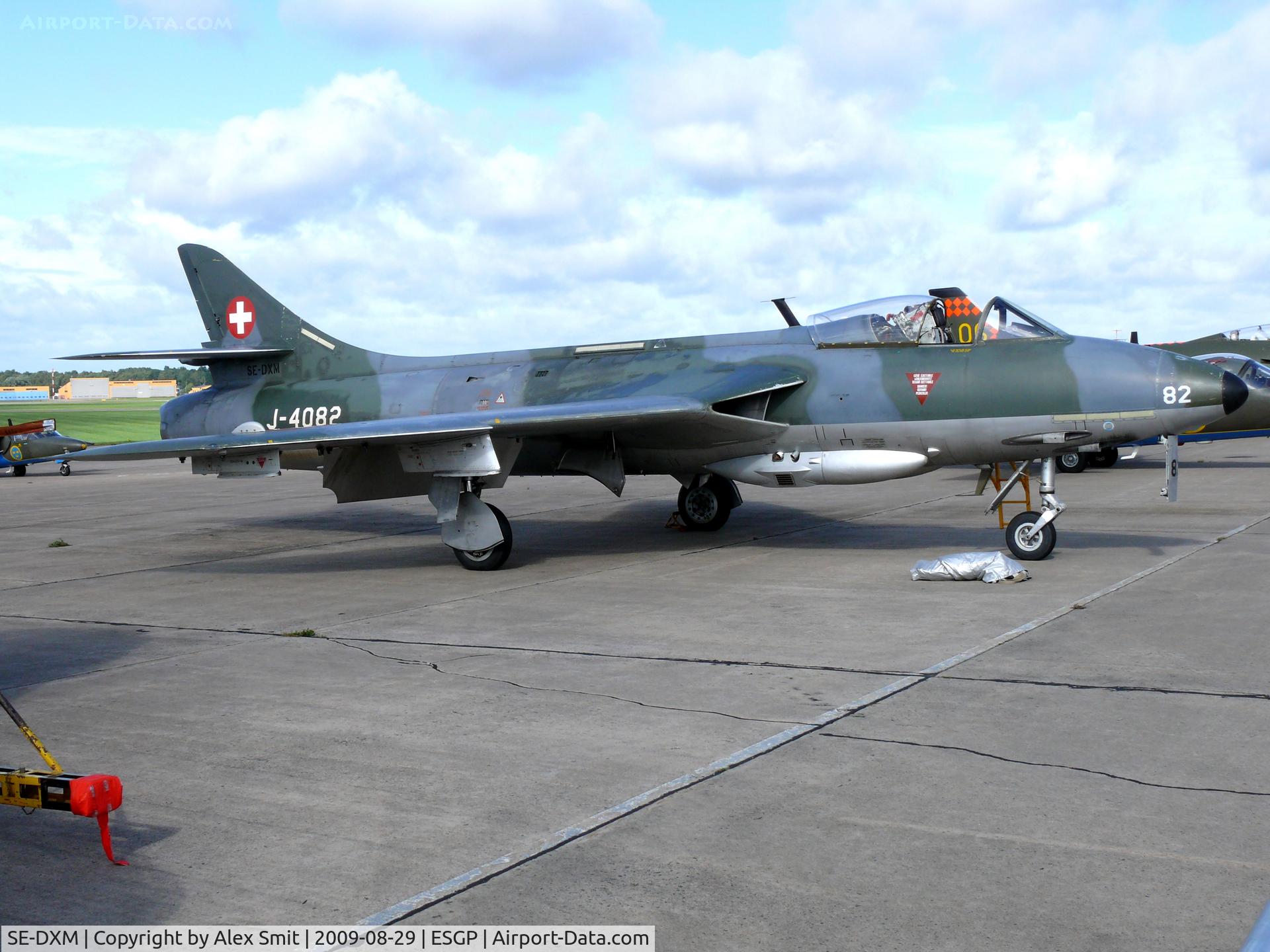SE-DXM, 1959 Hawker Hunter F.58 C/N 41H/697449, Hawker Hunter F58 SE-DXM Swedish Air Force Historic Flight painted as Swiss Air Force J-4082