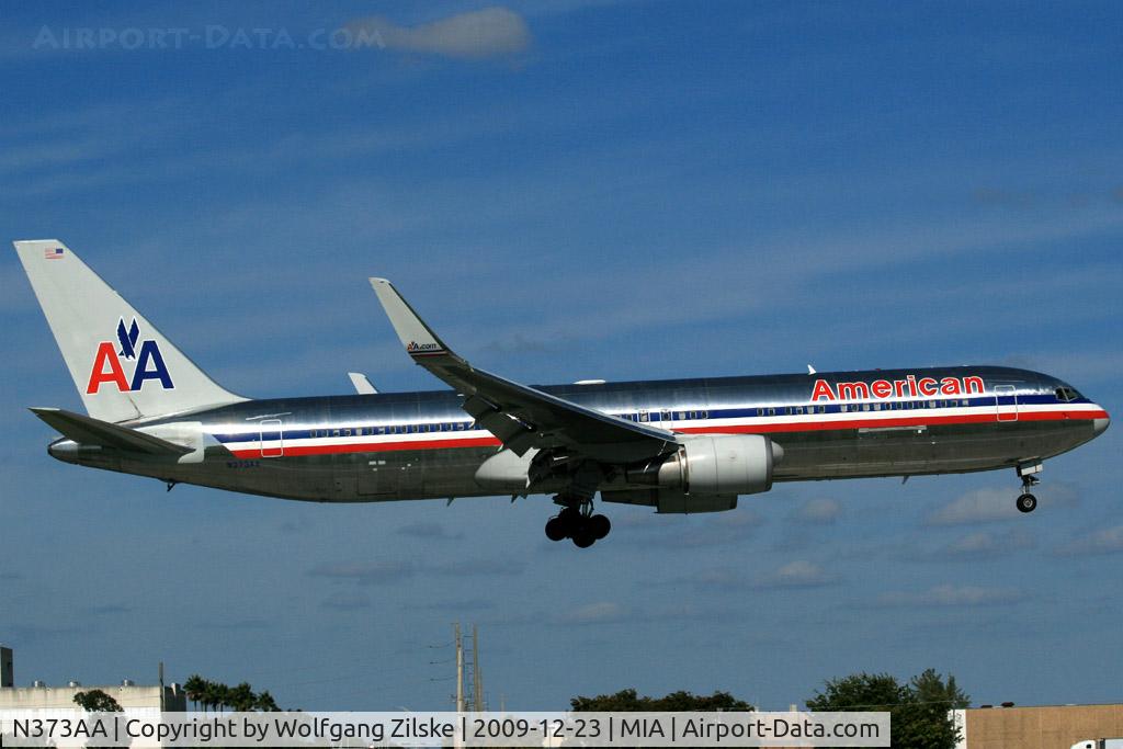 N373AA, 1992 Boeing 767-323 C/N 25200, visitor