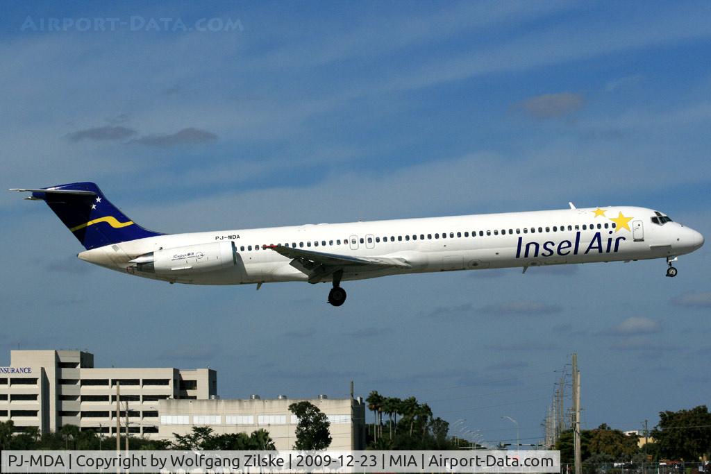PJ-MDA, 1987 McDonnell Douglas MD-83 (DC-9-83) C/N 49449, visitor