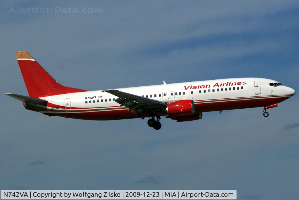 N742VA, 1990 Boeing 737-448 C/N 24773, visitor