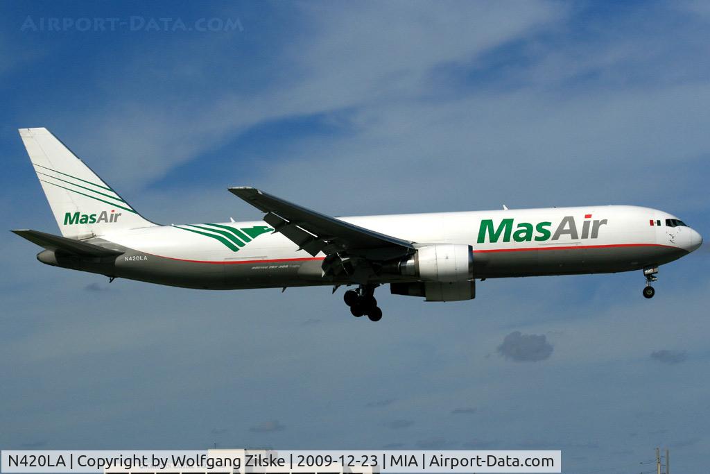 N420LA, 2006 Boeing 767-316F C/N 34627, visitor