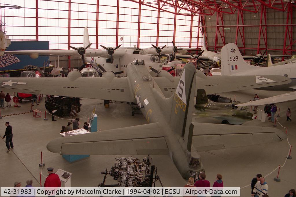 42-31983, 1942 Boeing B-17G Flying Fortress C/N 32376, Boeing B-17G Flying Fortress at the Imperial War Museum, Duxford in 1994.