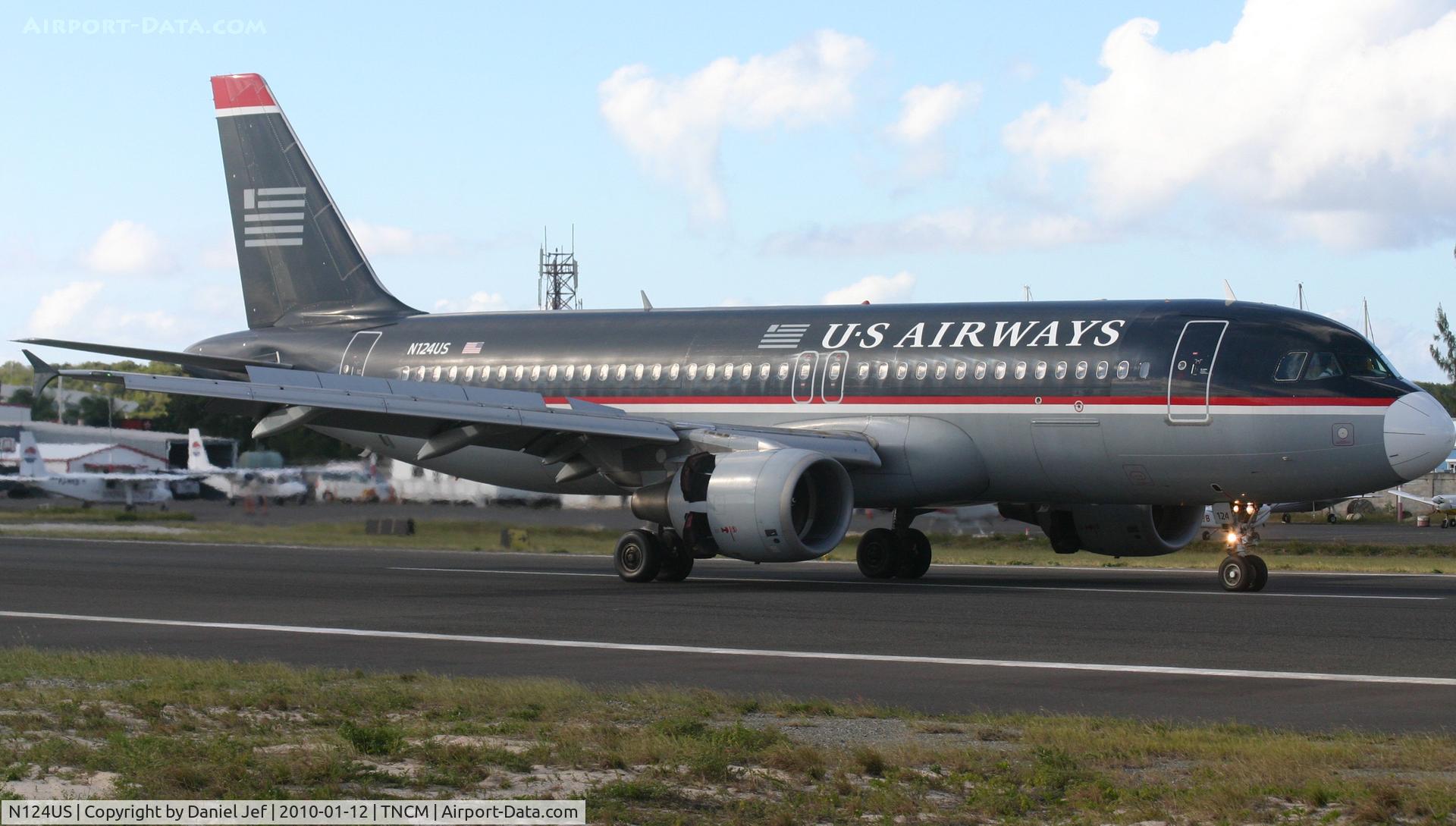 N124US, 2000 Airbus A320-214 C/N 1314, Us Air N124US just landed at TNCM and making use of the stopping power