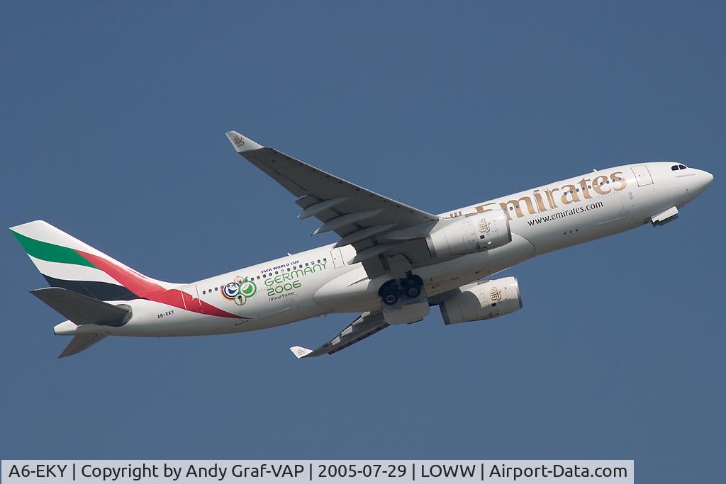 A6-EKY, 2000 Airbus A330-243 C/N 328, Emirates A330-200