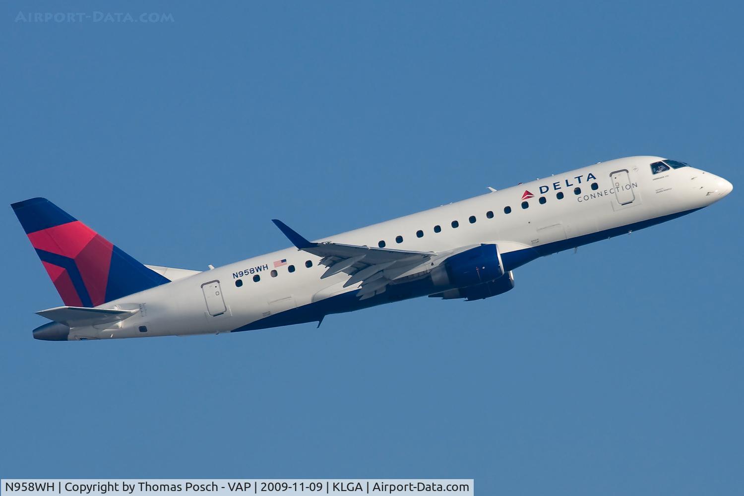 N958WH, 2008 Embraer 175LR (ERJ-170-200LR) C/N 17000248, Delta Connection