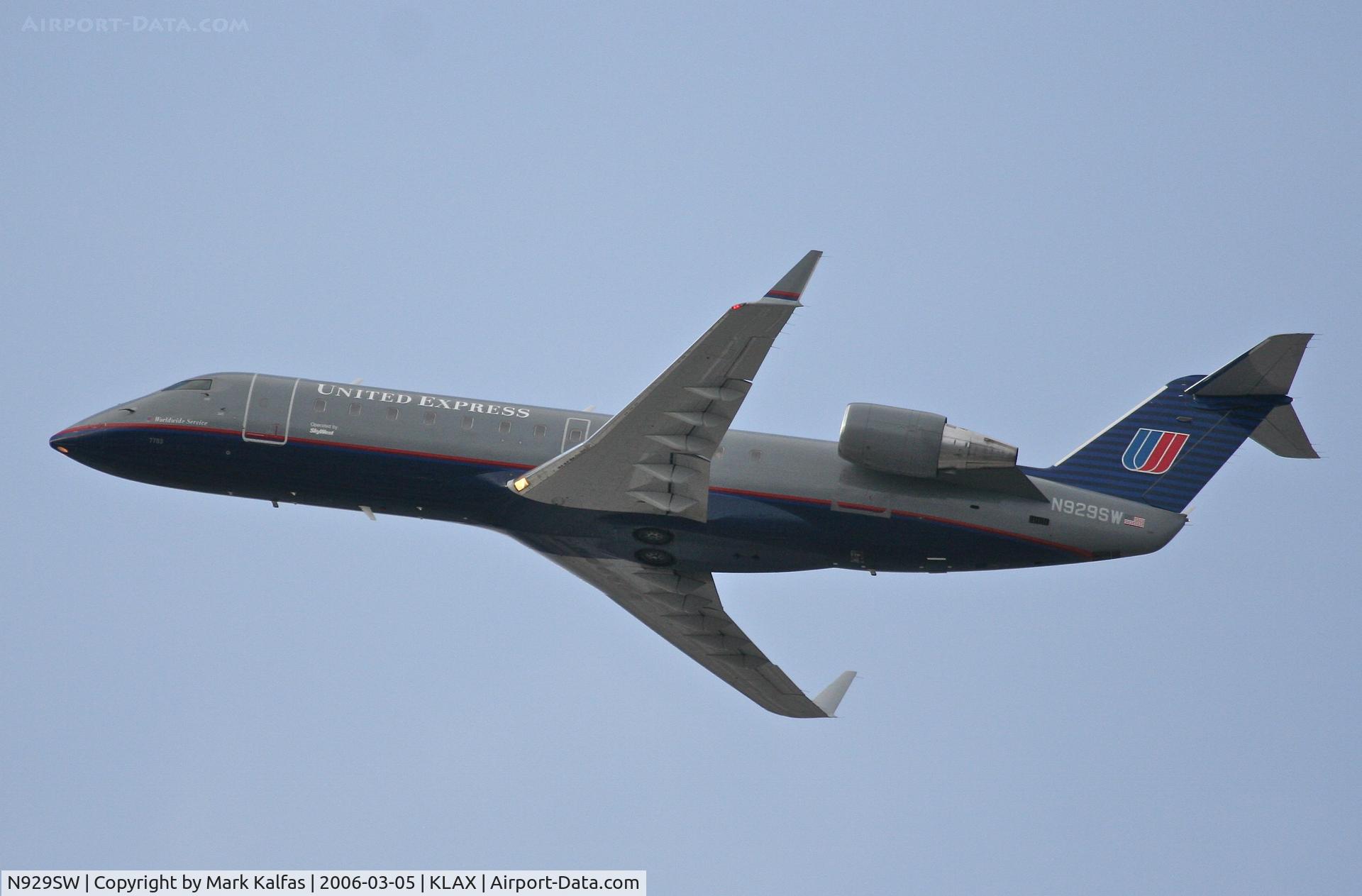 N929SW, 2002 Bombardier CRJ-200LR (CL-600-2B19) C/N 7703, SkyWest CL-600-2B19, 25R departure KLAX.