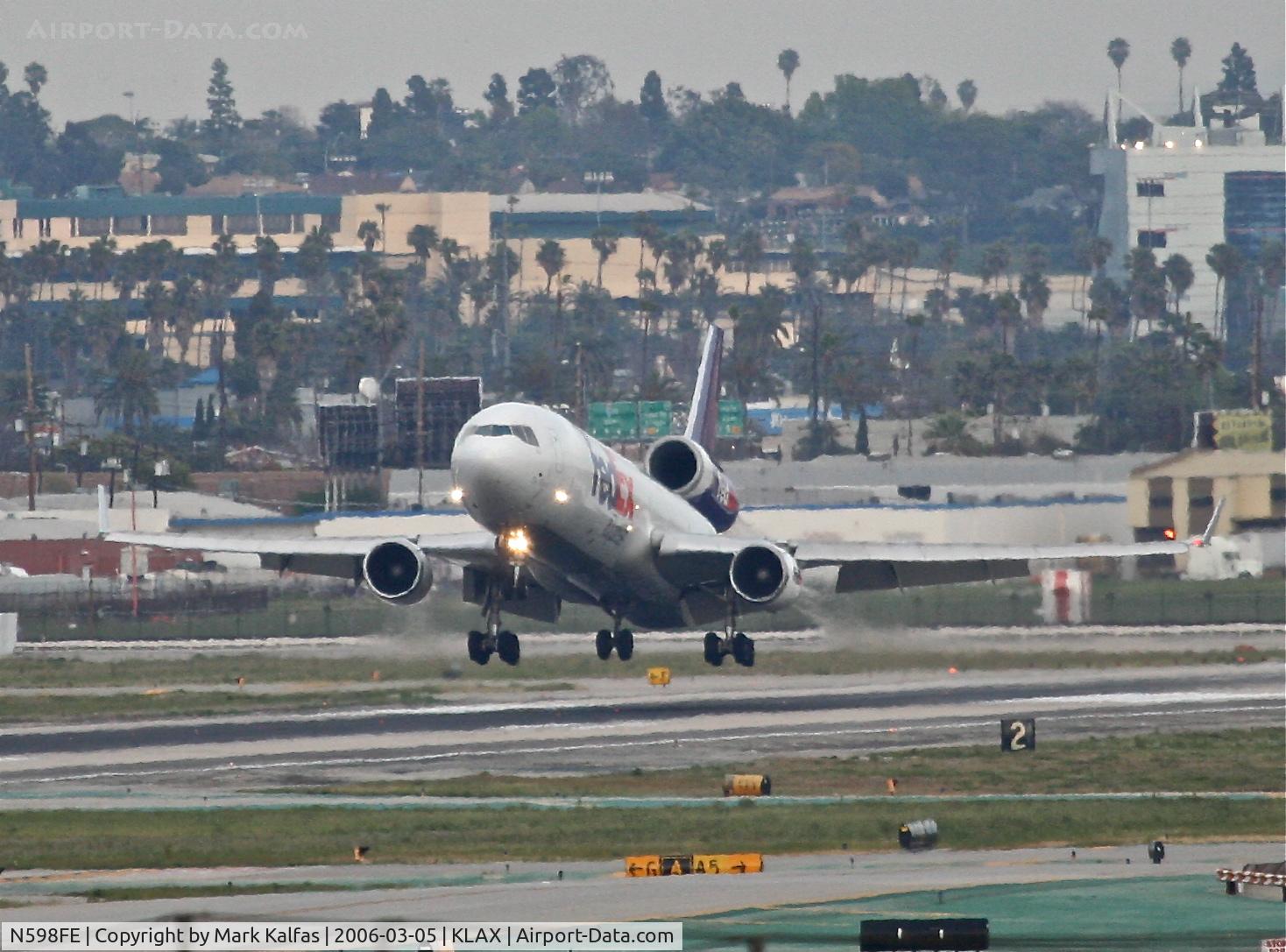 N598FE, 1993 McDonnell Douglas MD-11F C/N 48597, FedEX MD-11F arriving 25L KLAX.