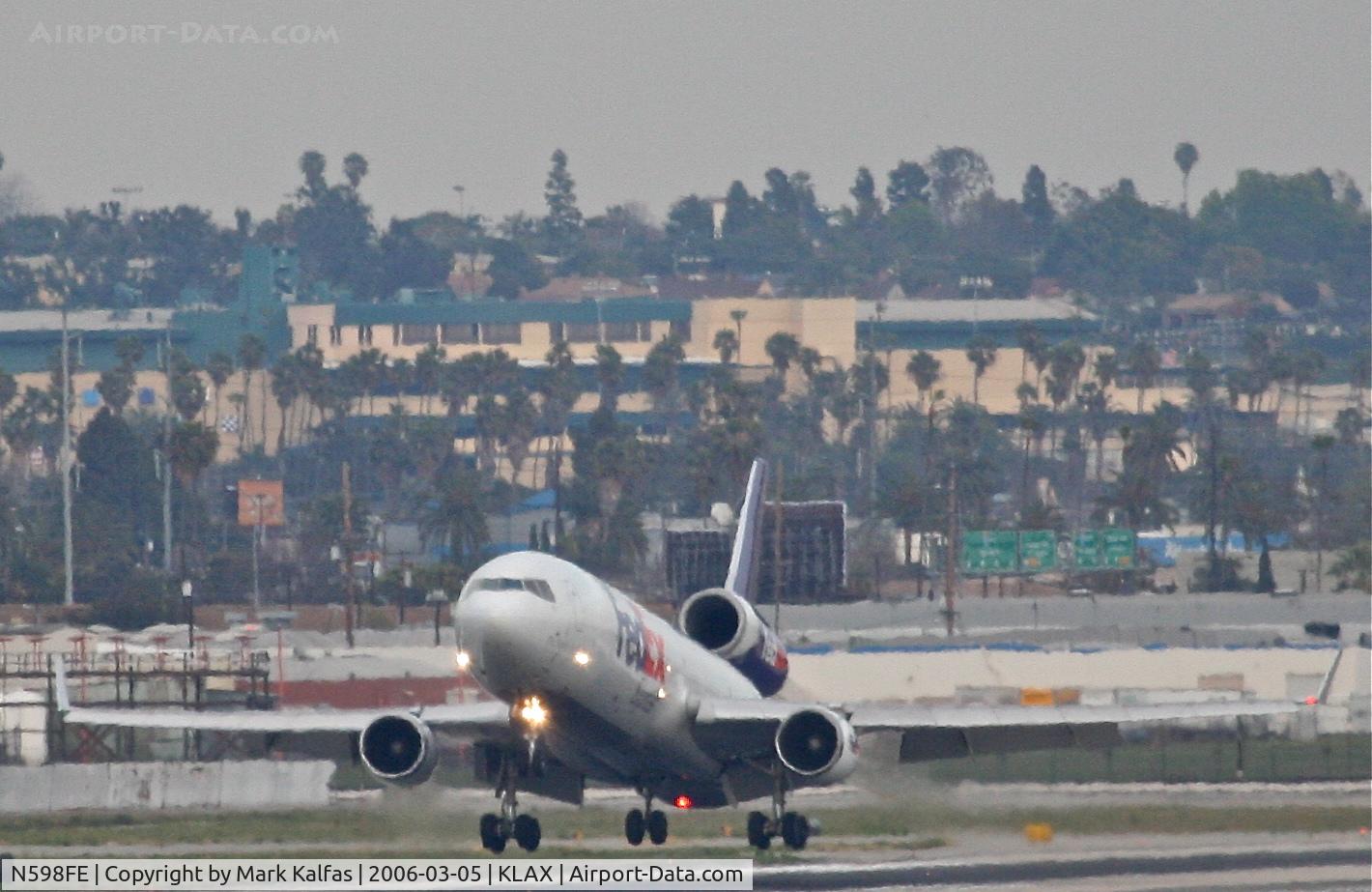 N598FE, 1993 McDonnell Douglas MD-11F C/N 48597, FedEX MD-11F arriving 25L KLAX.