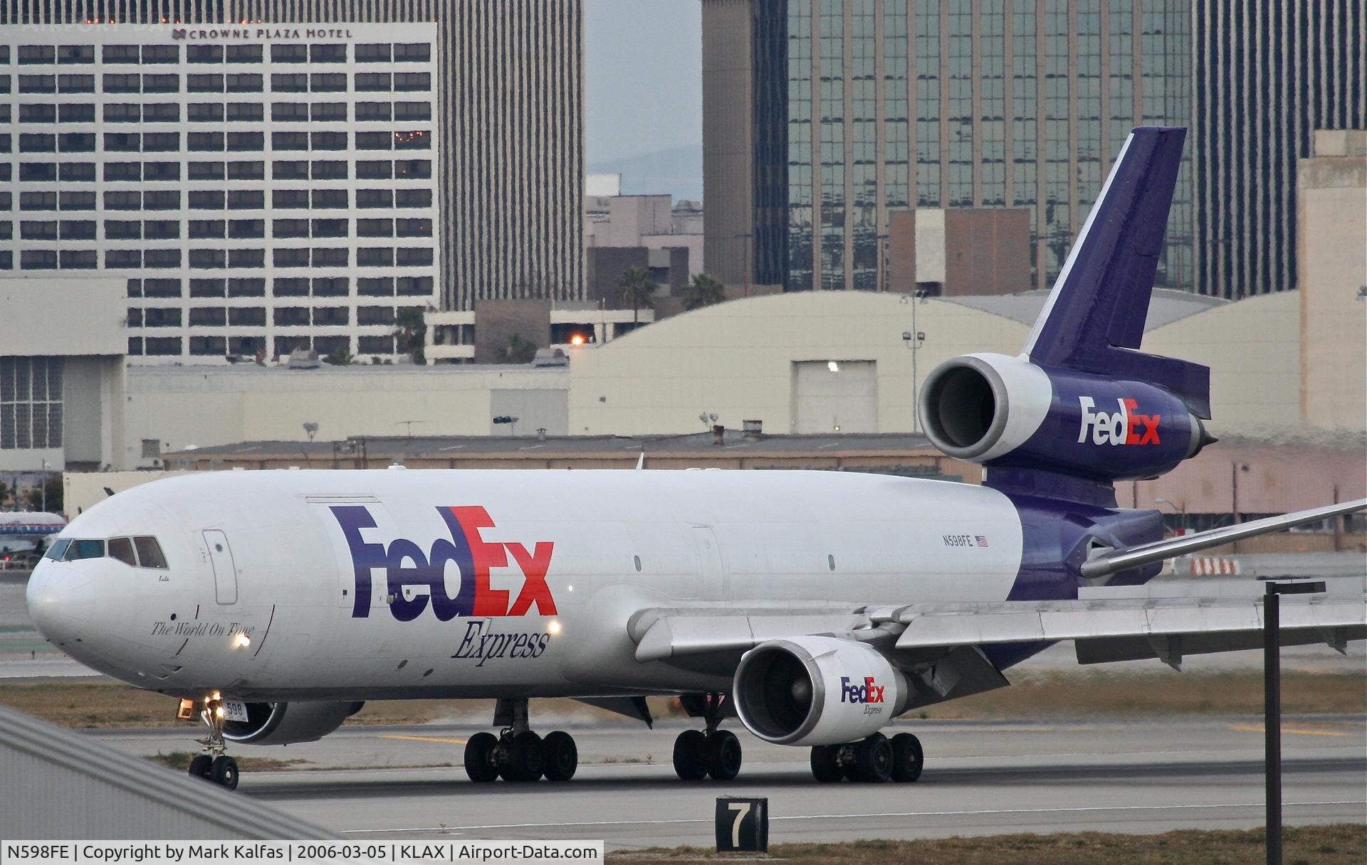 N598FE, 1993 McDonnell Douglas MD-11F C/N 48597, FedEX MD-11F arriving 25L KLAX.