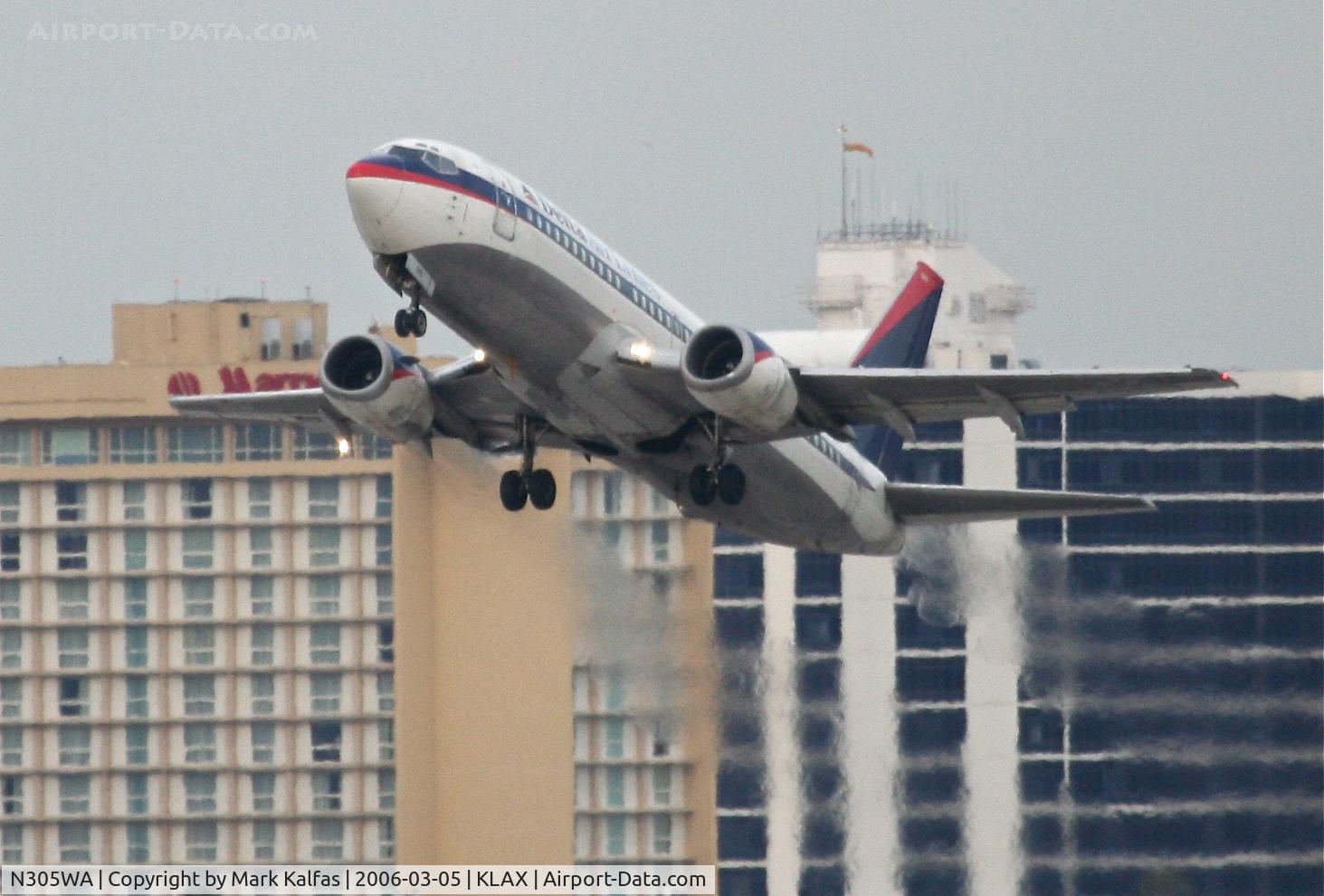 N305WA, 1985 Boeing 737-347 C/N 23346, Delta Airlines Boeing 737-347, 25R departure KLAX.
