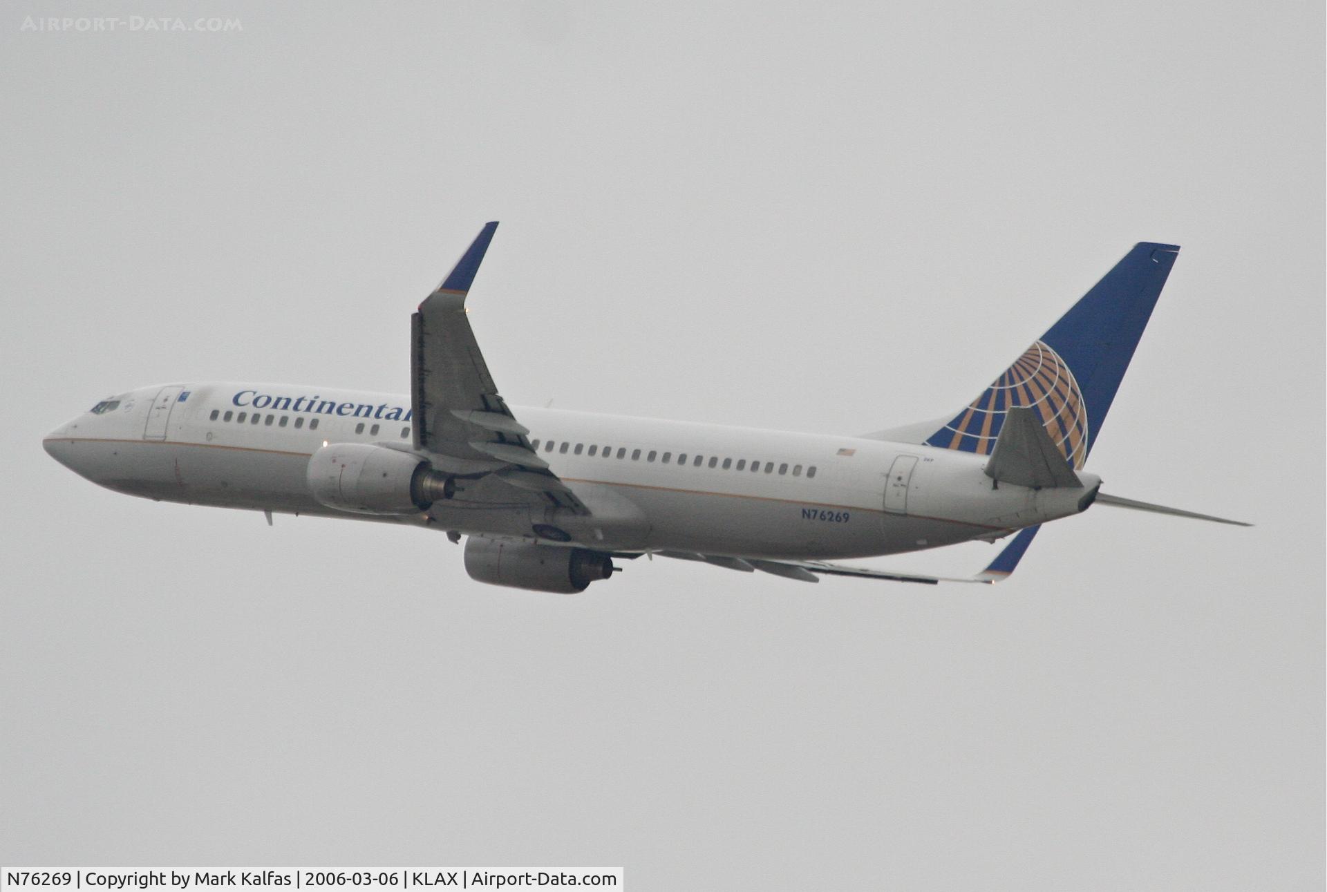 N76269, 2001 Boeing 737-824 C/N 31588, Continental 737-824, 25R departure KLAX.