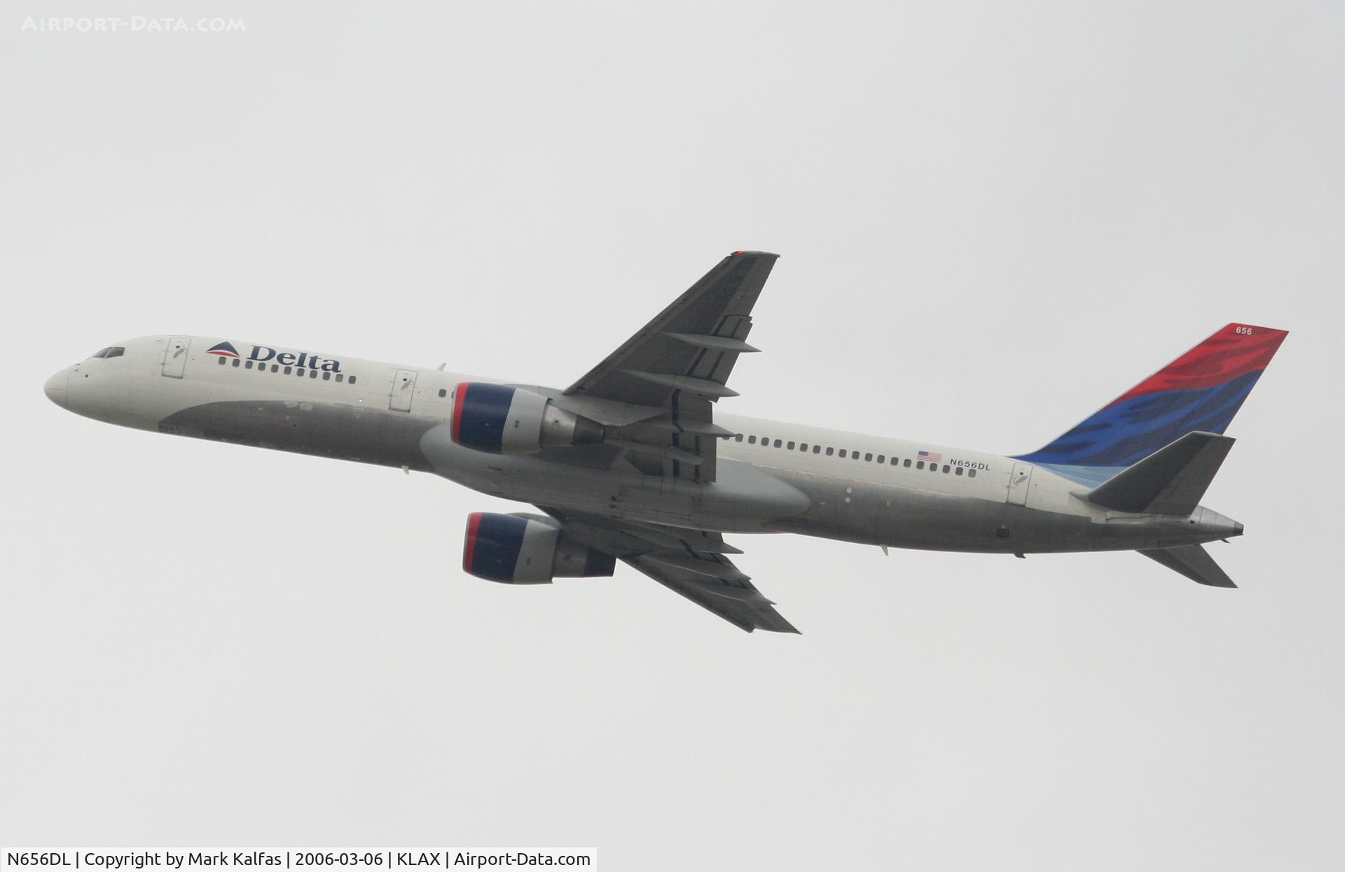 N656DL, 1990 Boeing 757-232 C/N 24396, delta Airlines Boeing 757-232, 25R departure KLAX.