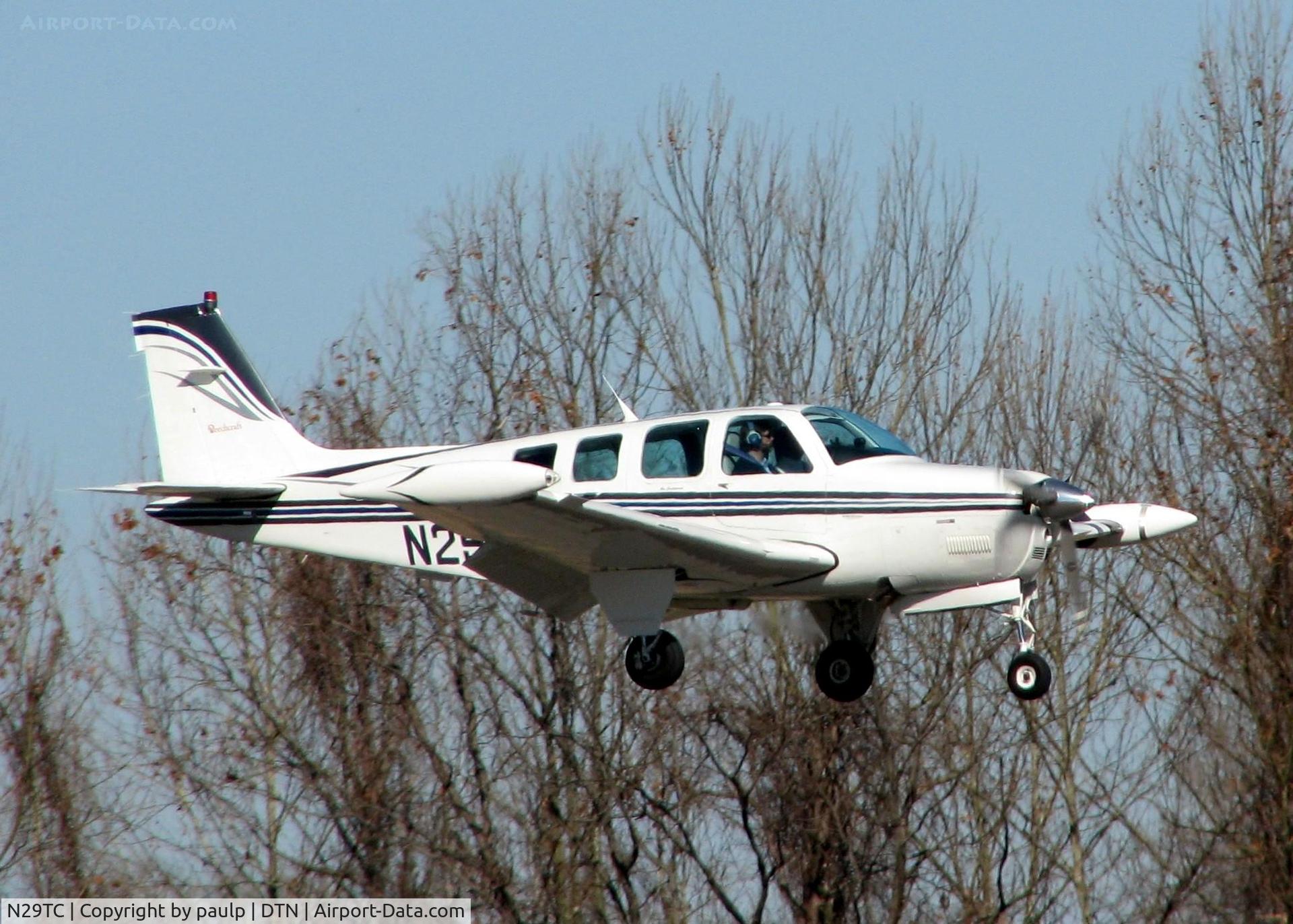 N29TC, 1991 Beech A36 Bonanza 36 C/N E-2644, Landing on runway 14 at Downtown Shreveport.