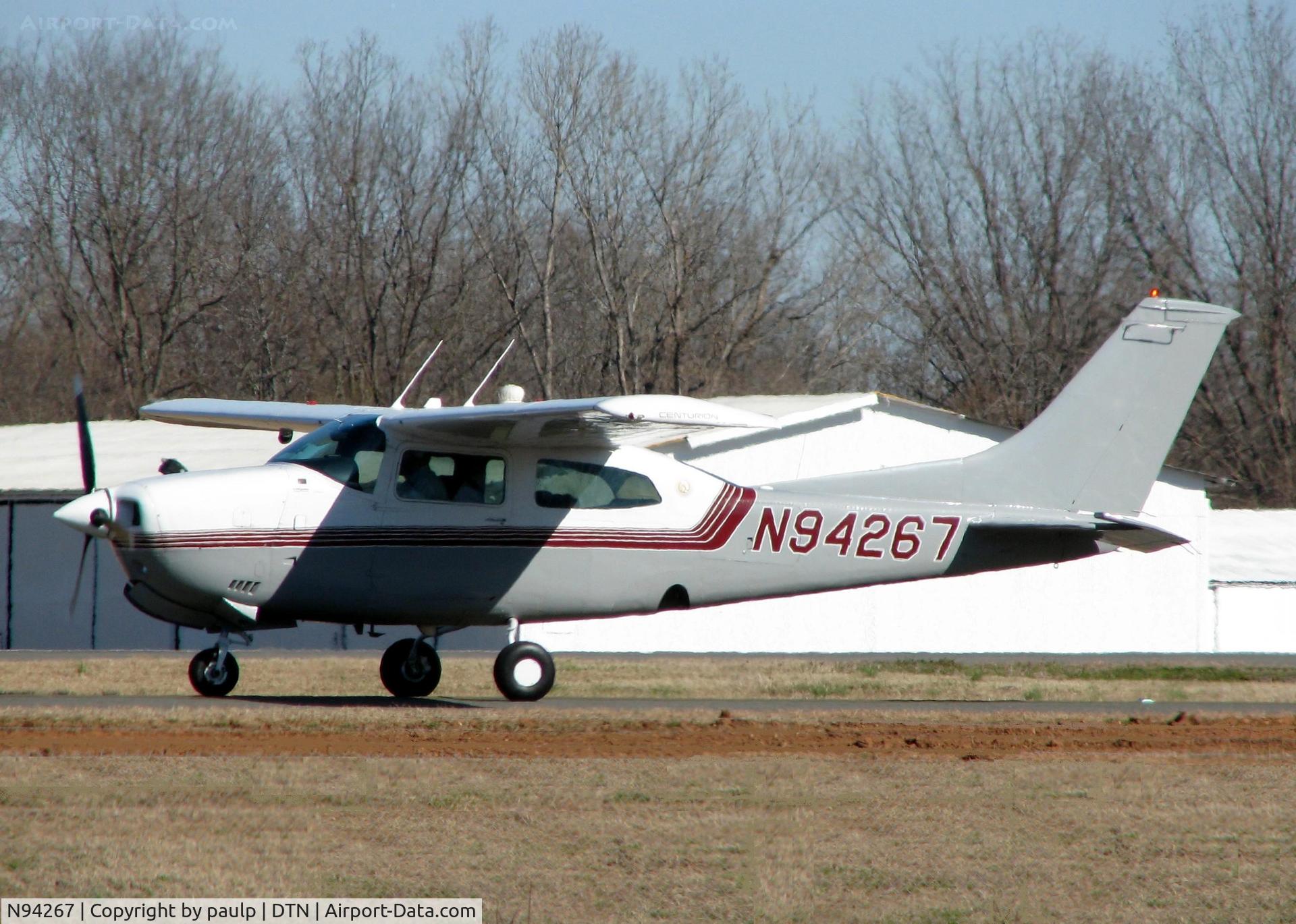 N94267, 1974 Cessna 210L Centurion C/N 21060571, Taxiing to the active at Downtown Shreveport.