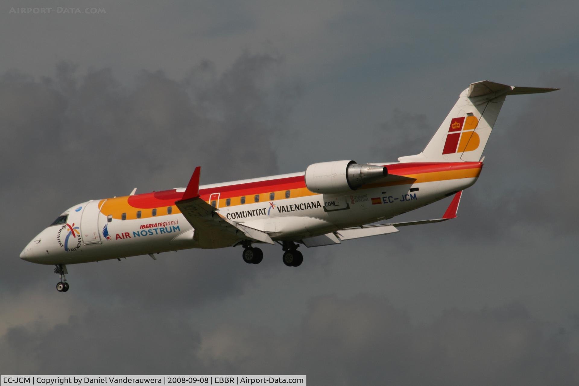 EC-JCM, 2004 Bombardier CRJ-200ER (CL-600-2B19) C/N 7981, Flight IB8090 is descending to RWY 25L