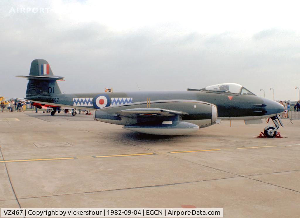 VZ467, 1950 Gloster Meteor F.8 C/N G5/361641, Royal Air Force. Operated by 1 TWU, coded '01'.