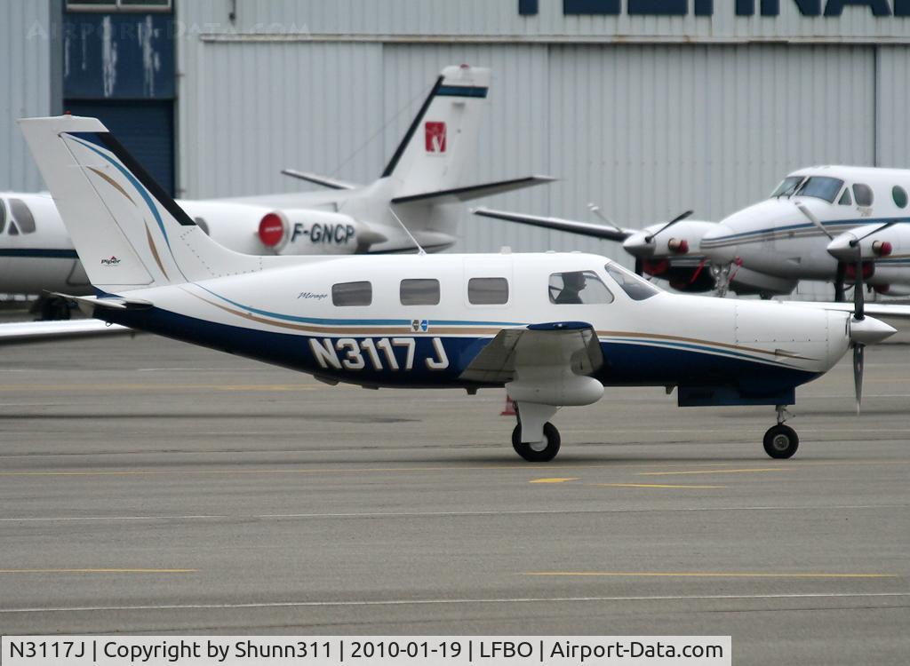 N3117J, 2005 Piper PA-46-350P Malibu Mirage C/N 4636366, Taxiing for departure...