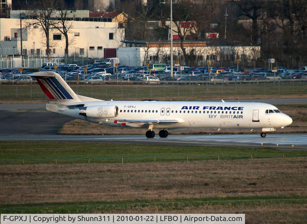 F-GPXJ, 1990 Fokker 100 (F-28-0100) C/N 11323, Lining up rwy 14L for departure